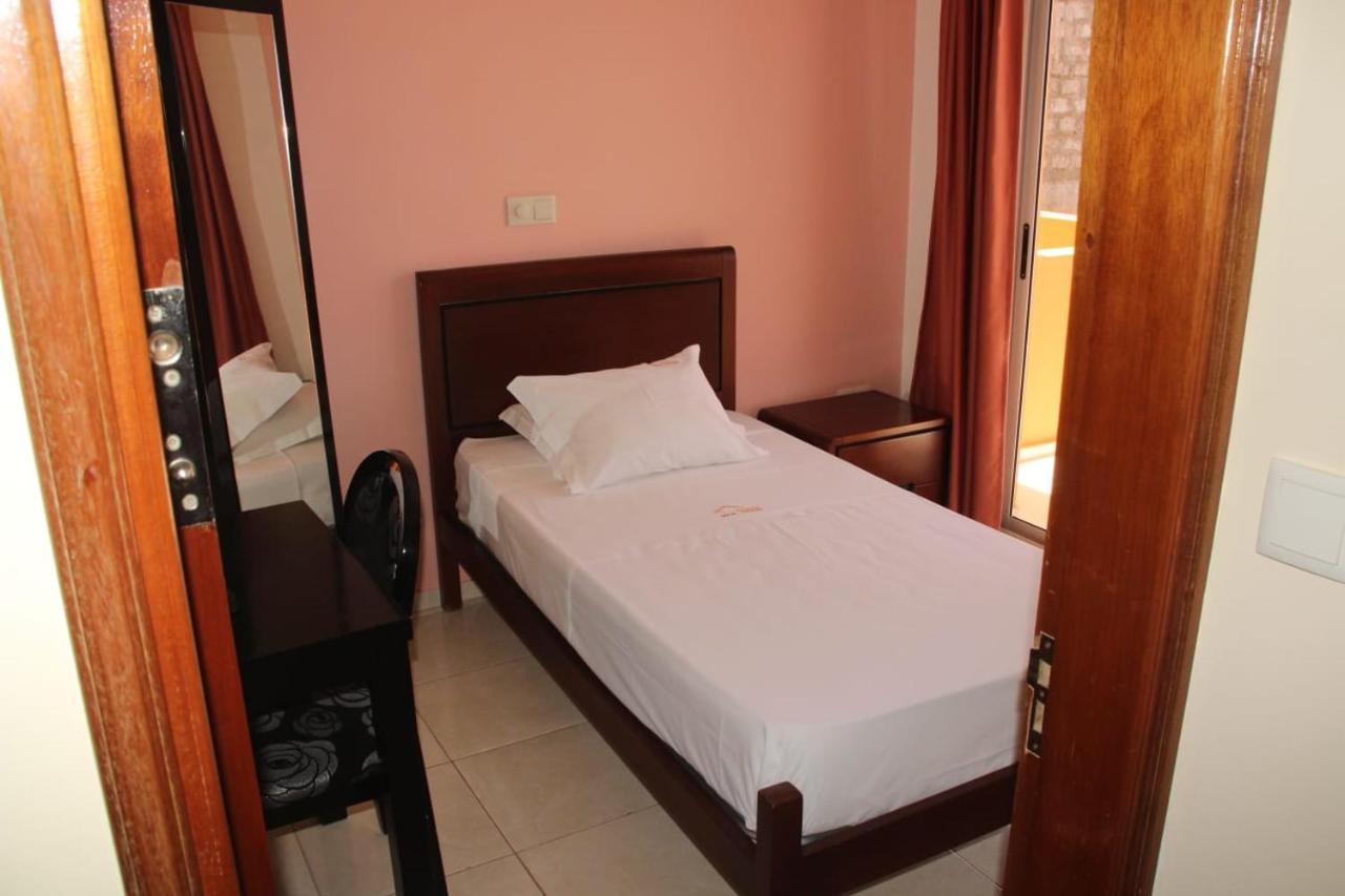 Restaurante Residencial Nova Cidade Porto Novo Dış mekan fotoğraf